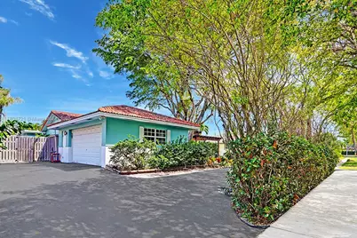 1245 Wiley St, Hollywood, FL 33019 - Photo 4