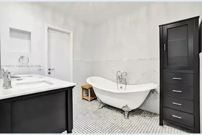 1245 Wiley St, Hollywood, FL 33019 - Photo 32