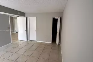 4705 NW 7th St, Miami, FL 33126 - Photo 10