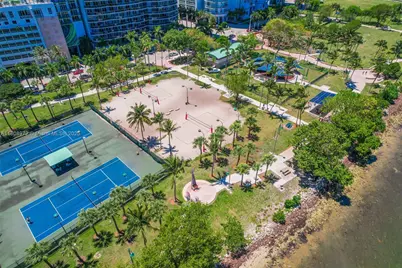 2000 N Bayshore Dr #621, Miami, FL 33137 - Photo 10