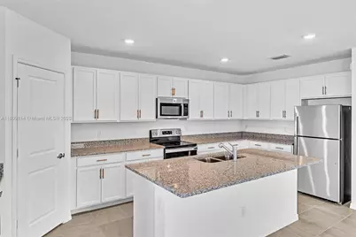 2033 SW Castinet Ln, Port Saint Lucie, FL 34953 - Photo 32