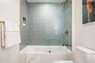 159 NE 6th St, Miami, FL 33132 - Photo 4