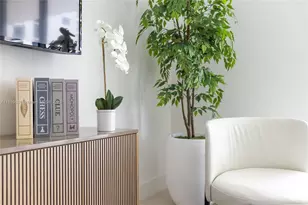 159 NE 6th St, Miami, FL 33132 - Photo 2