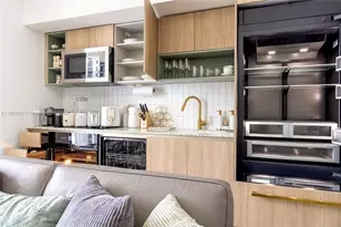 159 NE 6th St, Miami, FL 33132 - Photo 8