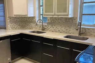330 W 46th St, Miami Beach, FL 33140 - Photo 2