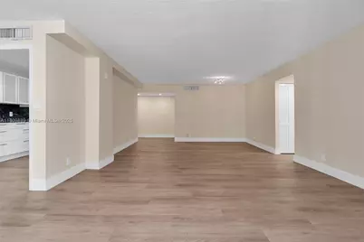 1904 S Ocean Dr #1004, Hallandale Beach, FL 33009 - Photo 4