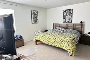 9999 NW 9th St Cir, Miami, FL 33172 - Photo 16