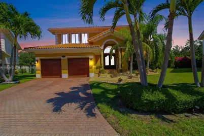 7753 SW 193rd St, Cutler Bay, FL 33157 - Photo 2