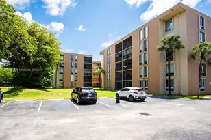 9110 Fontainebleau Blvd, Miami, FL 33172 - Photo 38