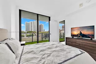 121 NE 34th St, Miami, FL 33137 - Photo 24