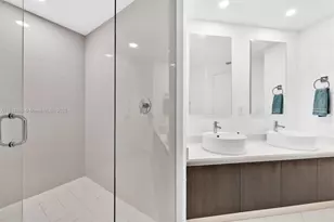 121 NE 34th St, Miami, FL 33137 - Photo 20