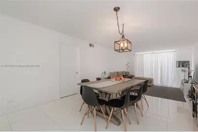 6039 Collins Ave #307, Miami Beach, FL 33140 - Photo 2