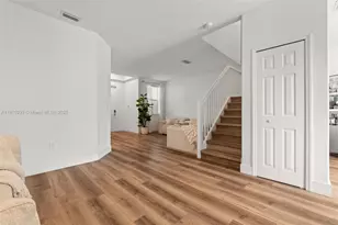 8116 NW 108th Pl, Doral, FL 33178 - Photo 10