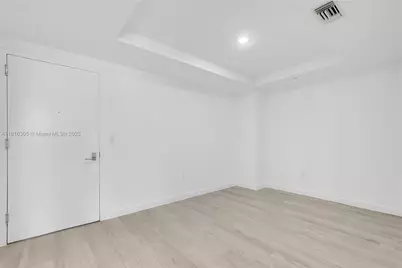 45 SW 9th St #2105, Miami, FL 33130 - Photo 12