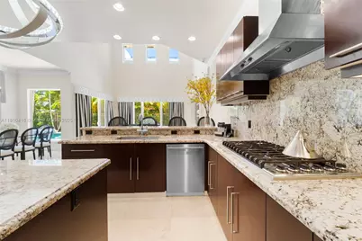 275 189th Ter, Sunny Isles Beach, FL 33160 - Photo 14