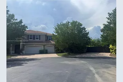 2230 NW 17th Ave, Homestead, FL 33030 - Photo 2