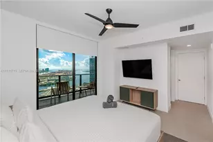159 NE 6th St, Miami, FL 33132 - Photo 14