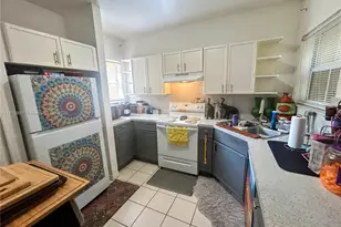 972 SW 6th Ave, Florida City, FL 33034 - Photo 4