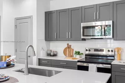 13138 Valletta Way #32-185, Port Saint Lucie, FL 34987 - Photo 10