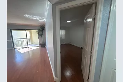 8290 Lake Dr #502, Doral, FL 33166 - Photo 12