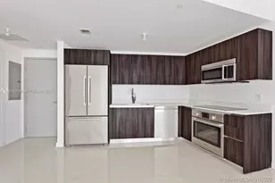 488 NE 18th St, Miami, FL 33132 - Photo 4
