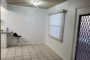 800 SW 131st Ave, Pembroke Pines, FL 33027 - Photo 4