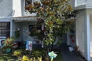 10428 NW 3rd St, Pembroke Pines, FL 33026 - Photo 2