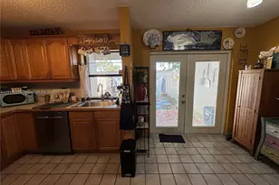 10428 NW 3rd St, Pembroke Pines, FL 33026 - Photo 6