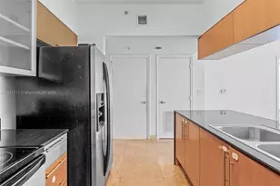 1750 N Bayshore Dr, Miami, FL 33132 - Photo 14
