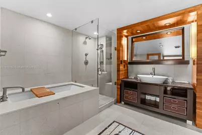 6801 Collins Ave #717 Door 703, Miami Beach, FL 33141 - Photo 8