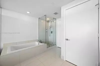 650 NE 32nd St #2502, Miami, FL 33137 - Photo 16