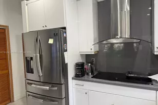 3297 W 70th St, Hialeah, FL 33018 - Photo 8