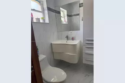 3297 W 70th St, Hialeah, FL 33018 - Photo 18
