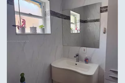 3297 W 70th St, Hialeah, FL 33018 - Photo 16