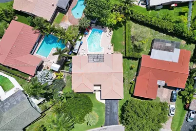 8438 NW 26th Dr, Coral Springs, FL 33065 - Photo 2