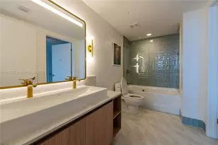 159 NE 6th St, Miami, FL 33132 - Photo 18