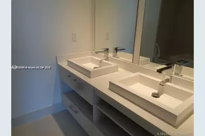 45 SW 9th St #2709, Miami, FL 33130 - Photo 10