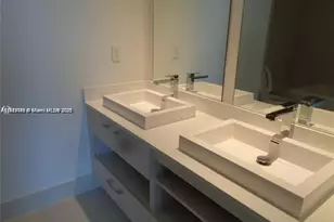 45 SW 9th St, Miami, FL 33130 - Photo 10