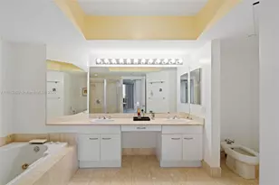 21205 Yacht Club Dr, Aventura, FL 33180 - Photo 16