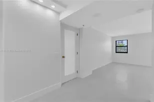 1201 S Ocean Dr, Hollywood, FL 33019 - Photo 16