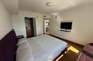 31 SE 5th St, Miami, FL 33131 - Photo 12