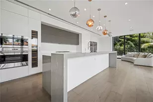 420 N Hibiscus Dr, Miami Beach, FL 33139 - Photo 8