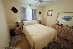 126 Chestnut Cir, Royal Palm Beach, FL 33411 - Photo 10