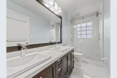 19847 NW 86th Ave, Hialeah, FL 33015 - Photo 16