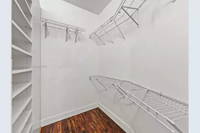 19847 NW 86th Ave, Hialeah, FL 33015 - Photo 18