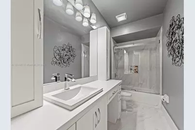19847 NW 86th Ave, Hialeah, FL 33015 - Photo 24