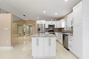 19847 NW 86th Ave, Hialeah, FL 33015 - Photo 10