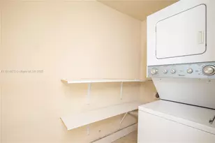 918 NE 6th St, Hallandale Beach, FL 33009 - Photo 30