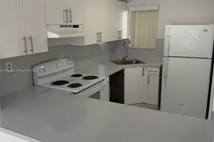 2680 W 76 St, Hialeah, FL 33016 - Photo 8