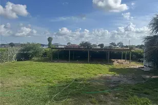 1046 Saturn Ct, Other City - In The State Of Florida, FL 33935 - Photo 6